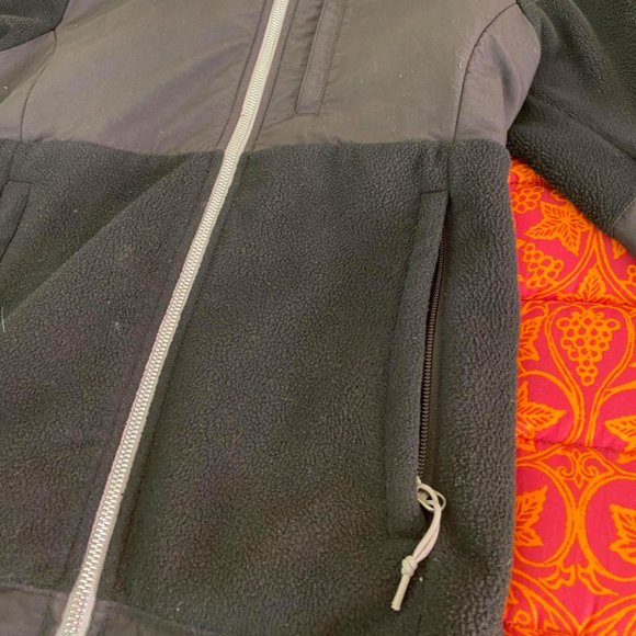 Black North Face Jacket - Picture 2 of 7